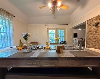 1824 Briar Run - Photo Thumbnail 8