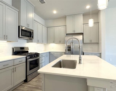 3180 Misty Forest Way - Photo Thumbnail 6