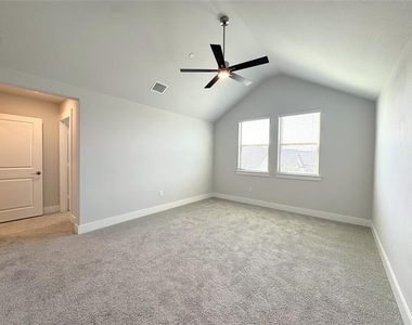 3180 Misty Forest Way - Photo Thumbnail 15
