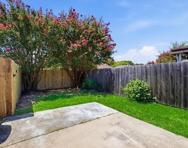 559 Lee Drive - Photo Thumbnail 13