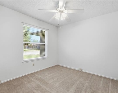 559 Lee Drive - Photo Thumbnail 12