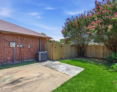 559 Lee Drive - Photo Thumbnail 14