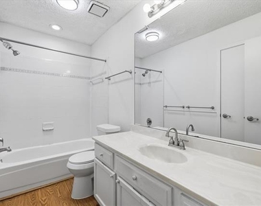 559 Lee Drive - Photo Thumbnail 11