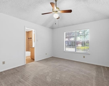 559 Lee Drive - Photo Thumbnail 7