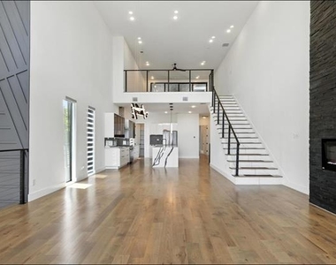 3523 N Versailles Avenue - Photo Thumbnail 19