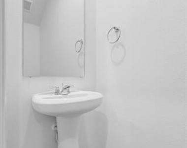 2106 Meadow Park Drive - Photo Thumbnail 4