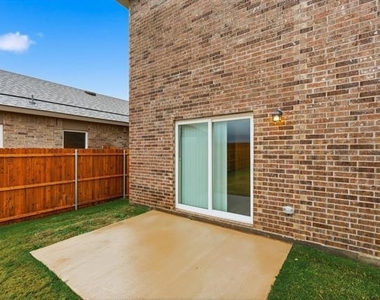 2106 Meadow Park Drive - Photo Thumbnail 33