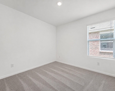 1829 Sanderling Street - Photo Thumbnail 15