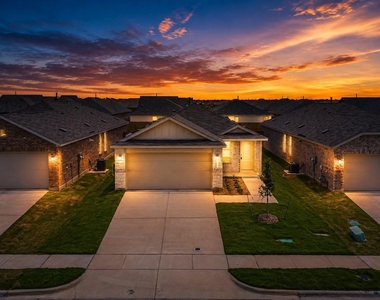 1829 Sanderling Street - Photo Thumbnail 5