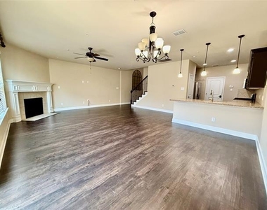 2617 Jackson Drive - Photo Thumbnail 4