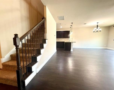 2617 Jackson Drive - Photo Thumbnail 3