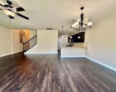 2617 Jackson Drive - Photo Thumbnail 5