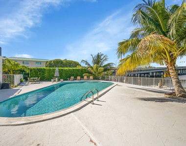 1702 S Ocean Boulevard - Photo Thumbnail 33