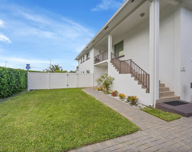 1702 S Ocean Boulevard - Photo Thumbnail 3