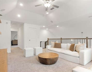 1429 Ross Avenue - Photo Thumbnail 11