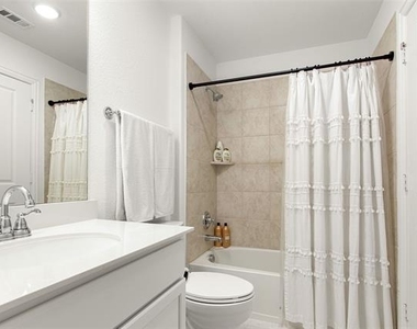 1429 Ross Avenue - Photo Thumbnail 23