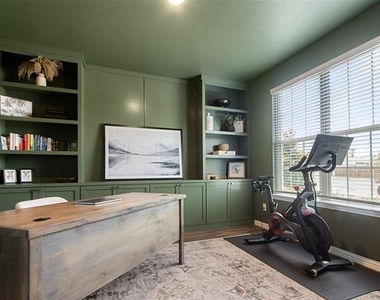 1429 Ross Avenue - Photo Thumbnail 3