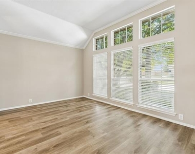 3313 Heatherbrook Drive - Photo Thumbnail 3