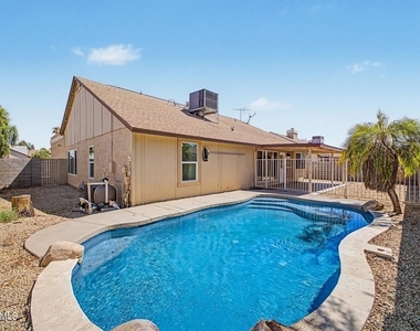 7119 W Krall Street - Photo Thumbnail 17