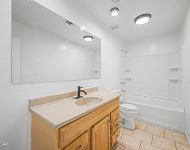 7119 W Krall Street - Photo Thumbnail 12