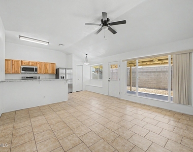 7119 W Krall Street - Photo Thumbnail 6