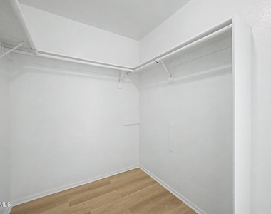 7119 W Krall Street - Photo Thumbnail 10