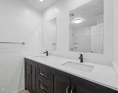 7119 W Krall Street - Photo Thumbnail 9