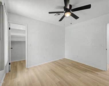 7119 W Krall Street - Photo Thumbnail 13