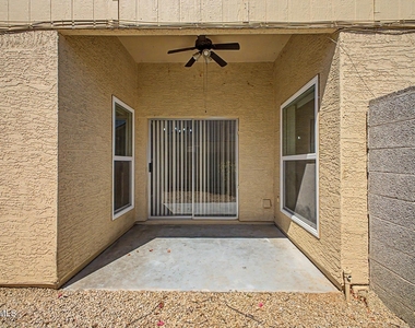 7119 W Krall Street - Photo Thumbnail 16