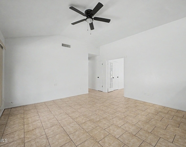 7119 W Krall Street - Photo Thumbnail 5