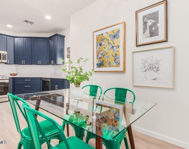 8800 N 107th Avenue - Photo Thumbnail 10