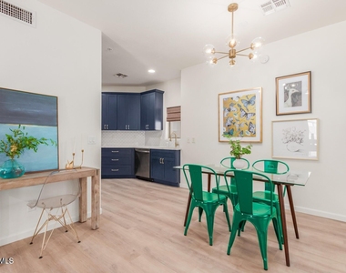 8800 N 107th Avenue - Photo Thumbnail 11