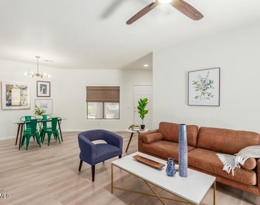 8800 N 107th Avenue - Photo Thumbnail 6