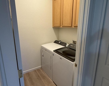 8800 N 107th Avenue - Photo Thumbnail 21