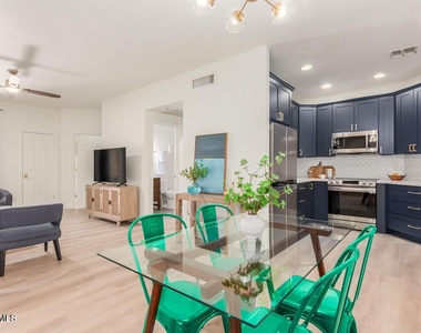 8800 N 107th Avenue - Photo Thumbnail 2