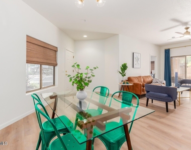 8800 N 107th Avenue - Photo Thumbnail 12