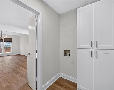 4610 Bellefontaine Court - Photo Thumbnail 10