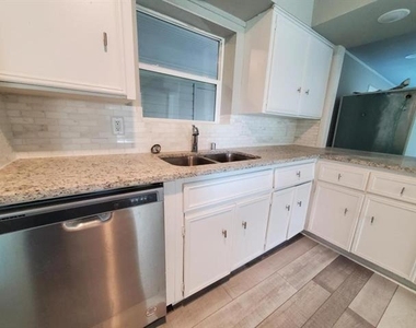503 E 13th Street - Photo Thumbnail 9
