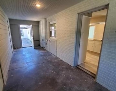 503 E 13th Street - Photo Thumbnail 20