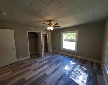 503 E 13th Street - Photo Thumbnail 13