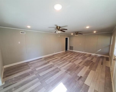 503 E 13th Street - Photo Thumbnail 5
