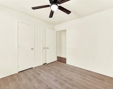 9005 Warren Drive - Photo Thumbnail 23
