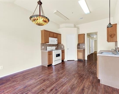9005 Warren Drive - Photo Thumbnail 9