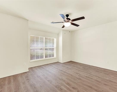 9005 Warren Drive - Photo Thumbnail 19