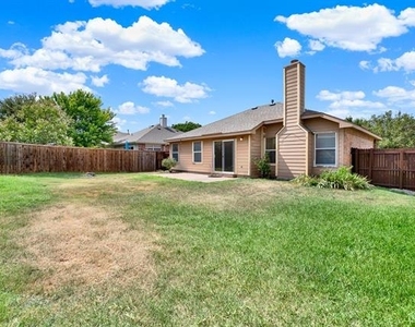 9005 Warren Drive - Photo Thumbnail 25