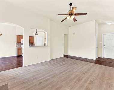 9005 Warren Drive - Photo Thumbnail 4