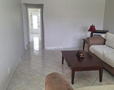 2020 Ne 51st Court - Photo Thumbnail 4