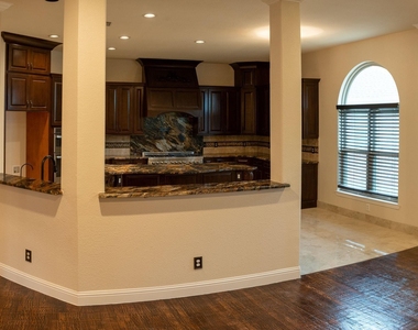 7305 Penny Place - Photo Thumbnail 12