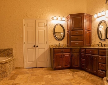 7305 Penny Place - Photo Thumbnail 25