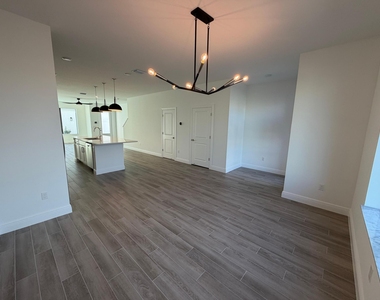 7528 Sw Hosford Street - Photo Thumbnail 6